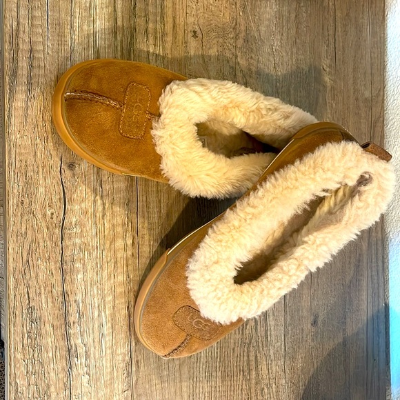 UGG size 8US/39EU - Picture 6 of 6